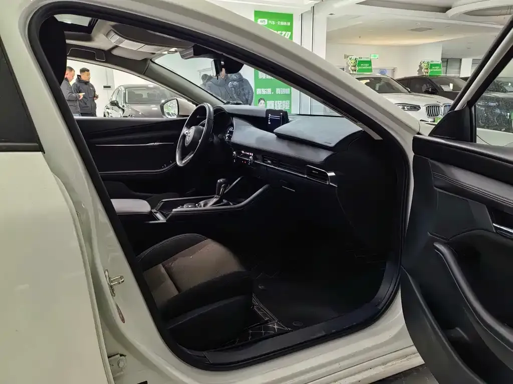 Mazda 3 Axela 2023 из CN, фото 6