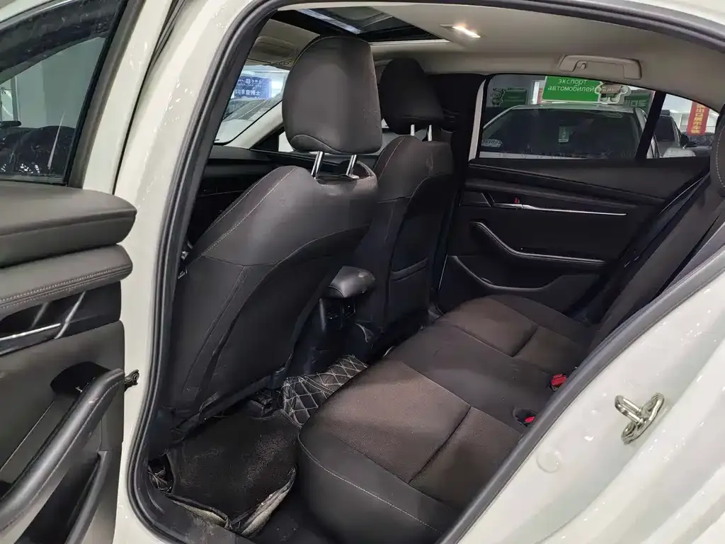 Mazda 3 Axela 2023 из CN, фото 8