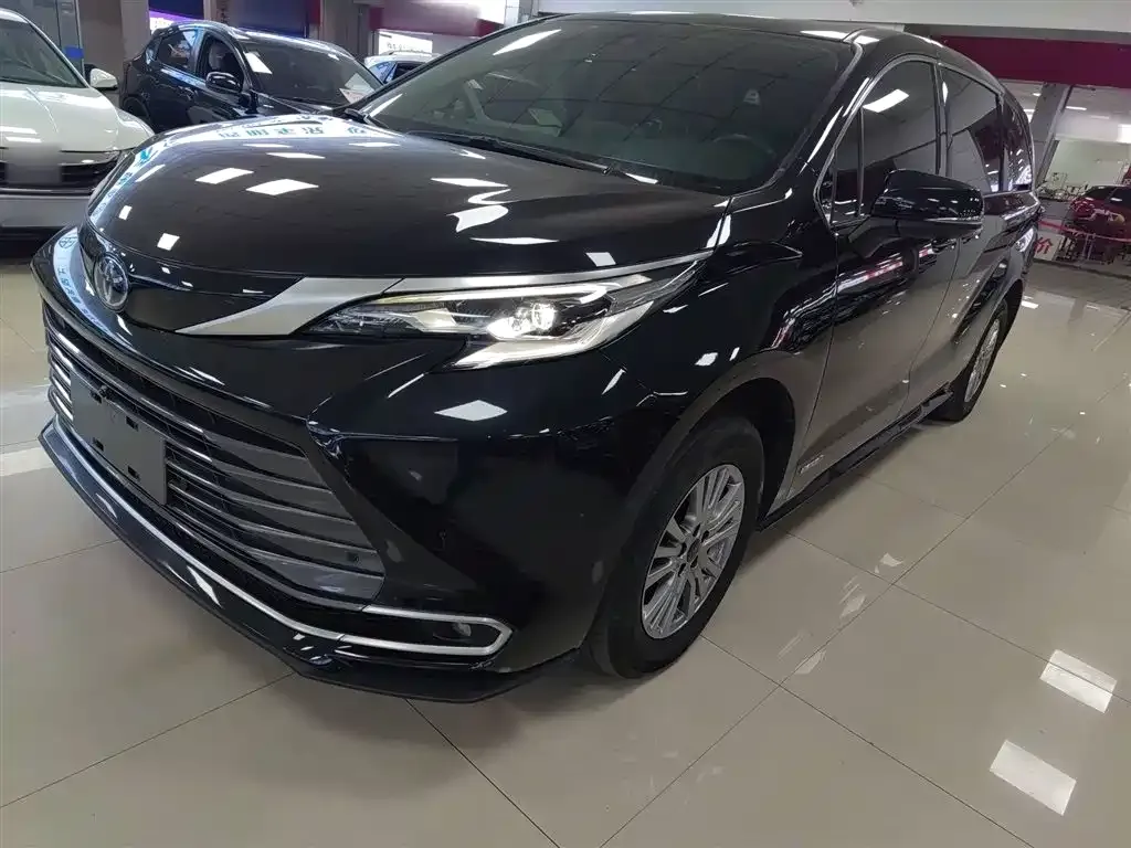 Toyota Sienna 2022 из CN, фото 2