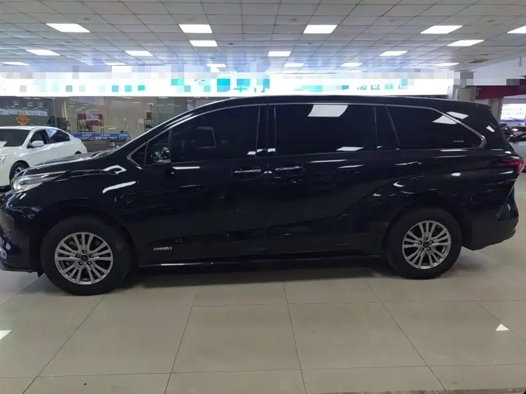 Toyota Sienna 2022 из CN, фото 5