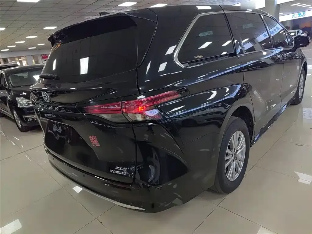 Toyota Sienna 2022 из CN, фото 7