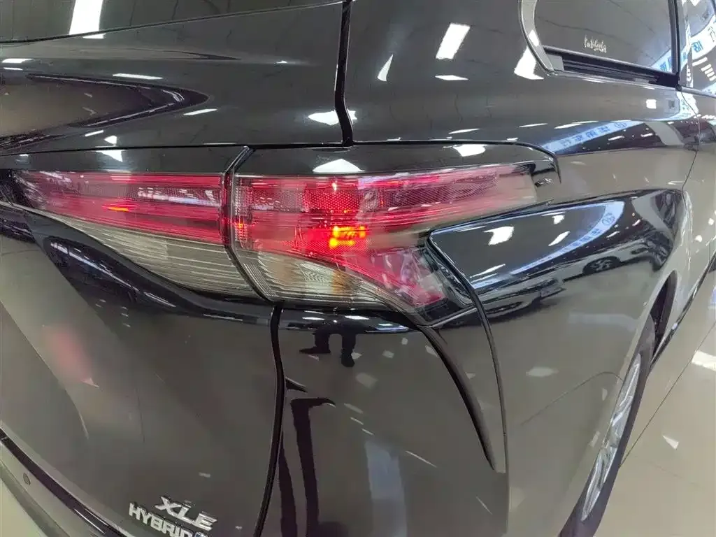 Toyota Sienna 2022 из CN, фото 8