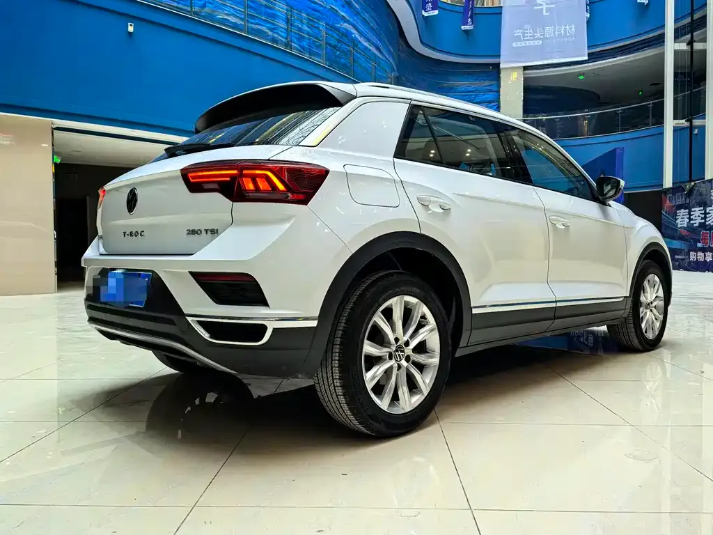 Volkswagen T-Roc — фото 7