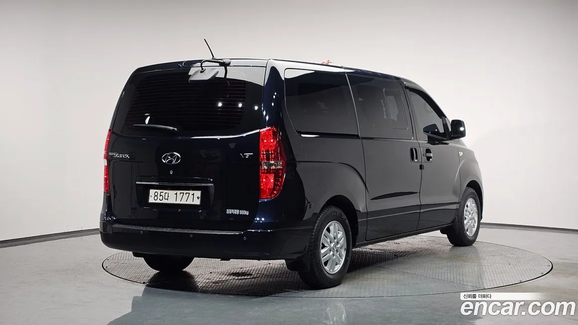 Hyundai Starex — фото 2