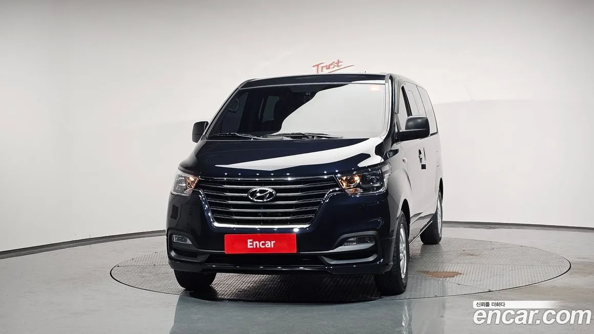 Hyundai Starex — фото 3