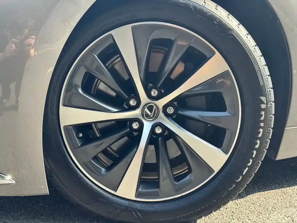 Lexus LS 2021 из CN, фото 9