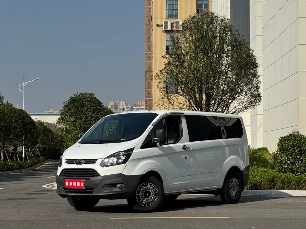 Ford Transit 2022 из CN, фото 1