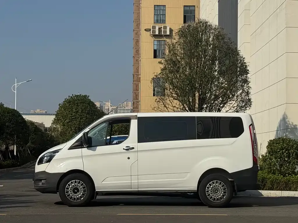 Ford Transit 2022 из CN, фото 8