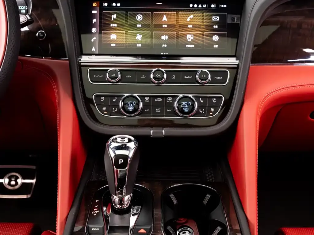 Bentley Bentayga 2023 из CN, фото 10