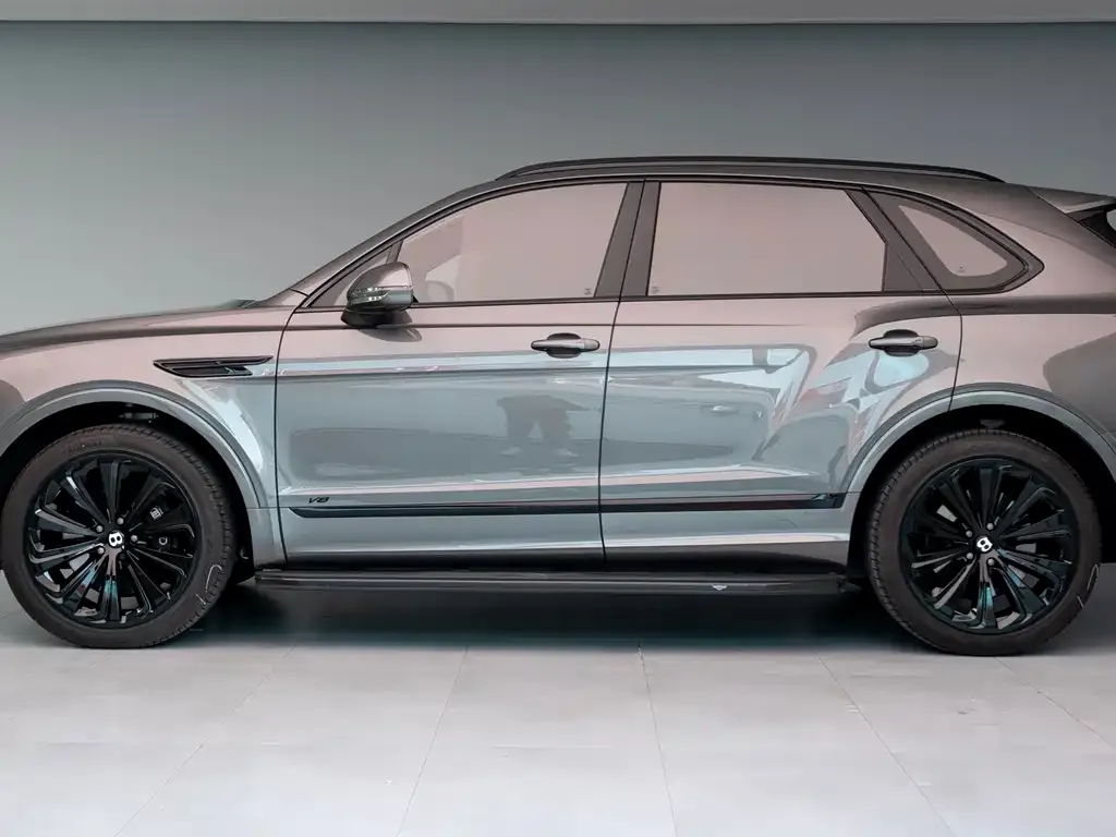 Bentley Bentayga 2023 из CN, фото 3