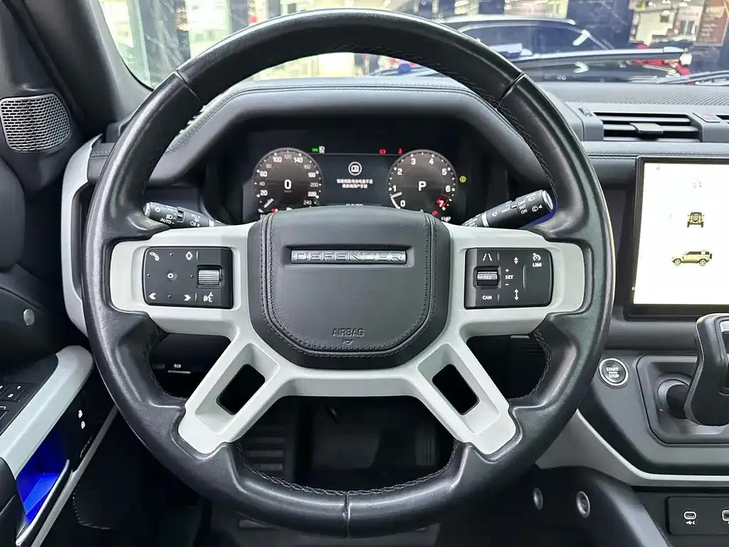 Land Rover Defender — фото 10