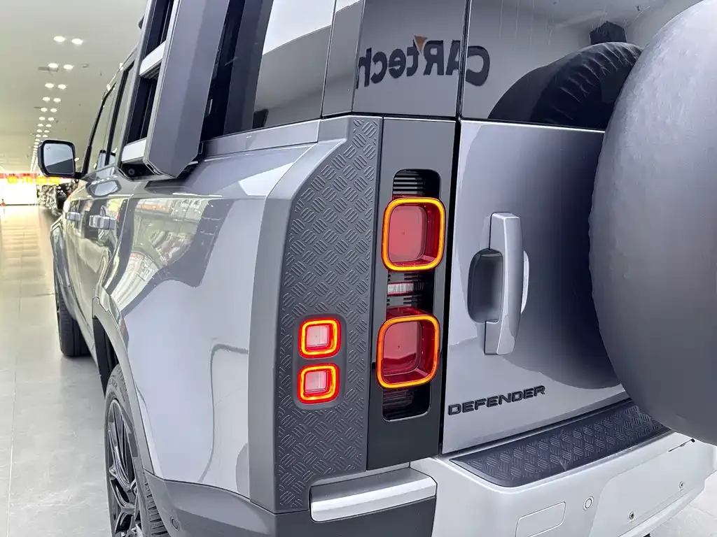 Land Rover Defender — фото 5