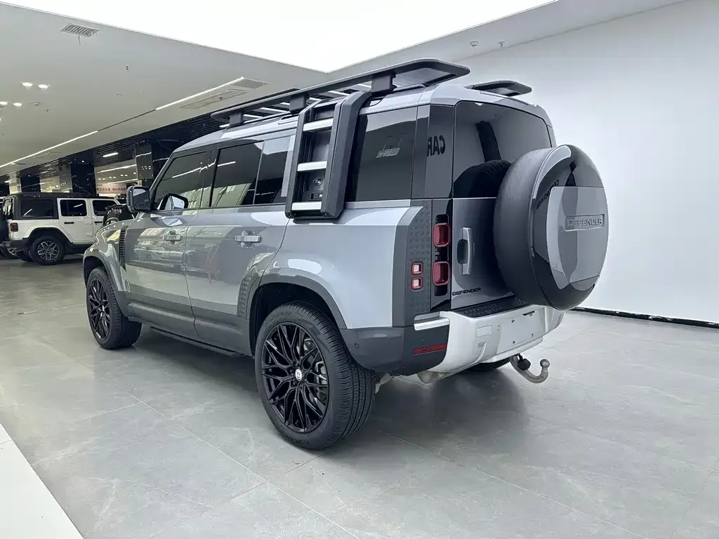 Land Rover Defender — фото 6