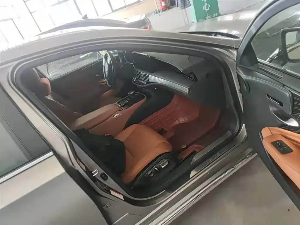 Lexus LS 2021 из CN, фото 1