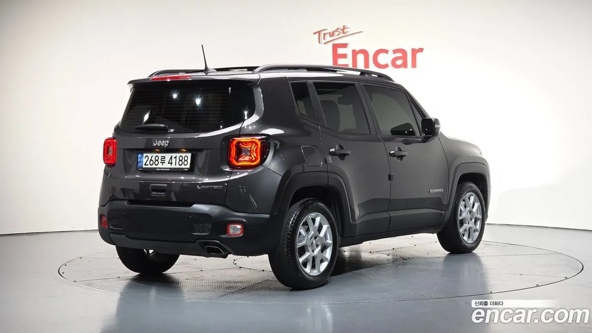 Jeep Renegade — фото 2