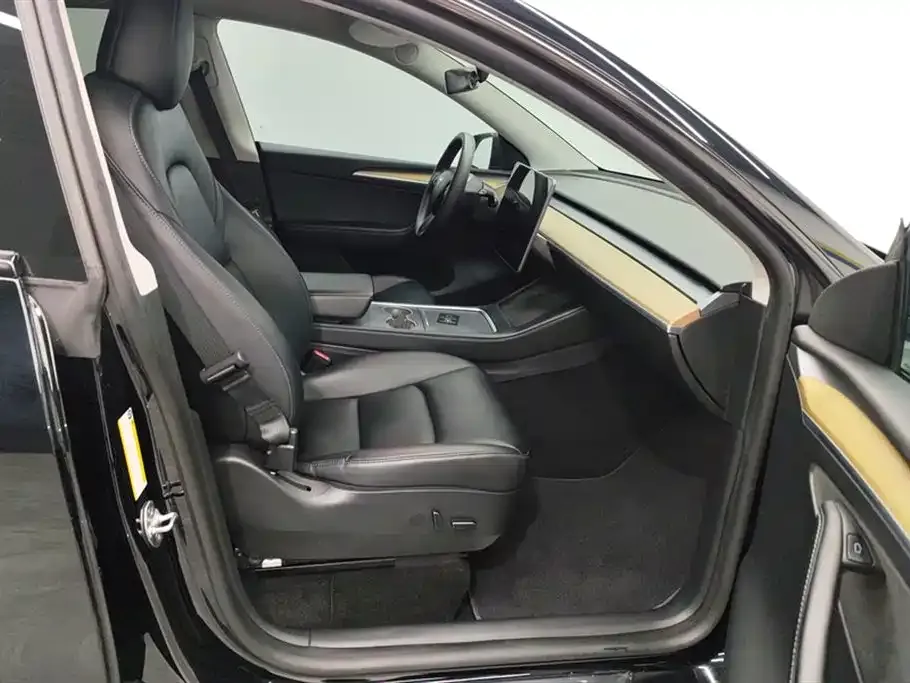 Tesla Model Y 2023 из CN, фото 8