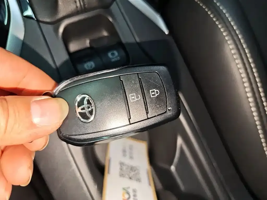 Toyota Corolla Cross 2022 из CN, фото 9