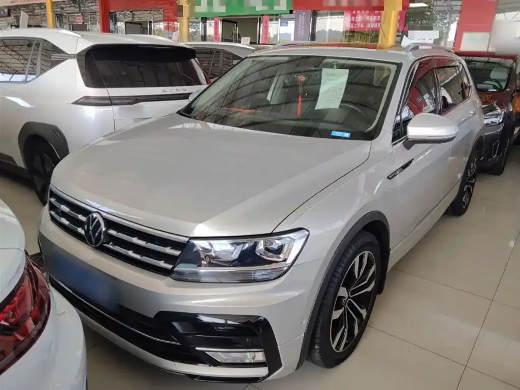 Volkswagen Tiguan L 2021 из CN, фото 2