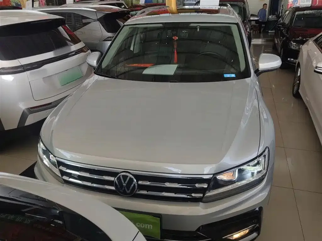 Volkswagen Tiguan L 2021 из CN, фото 3