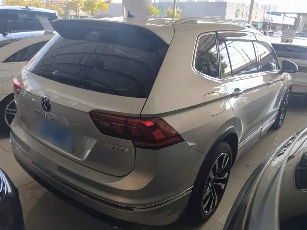 Volkswagen Tiguan L 2021 из CN, фото 7