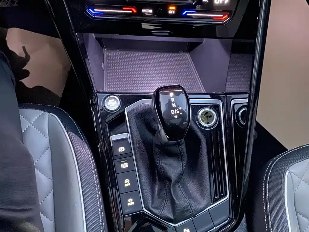 Volkswagen Tayron 2023 из CN, фото 7
