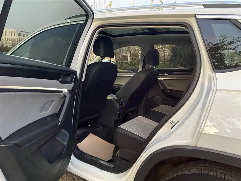 Volkswagen Tayron 2023 из CN, фото 9