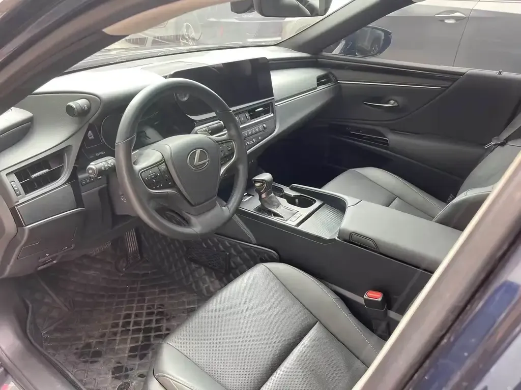 Lexus ES 2023 из CN, фото 2