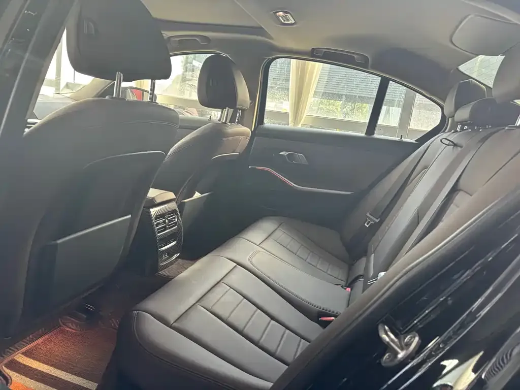 BMW 3 Series 2021 из CN, фото 10
