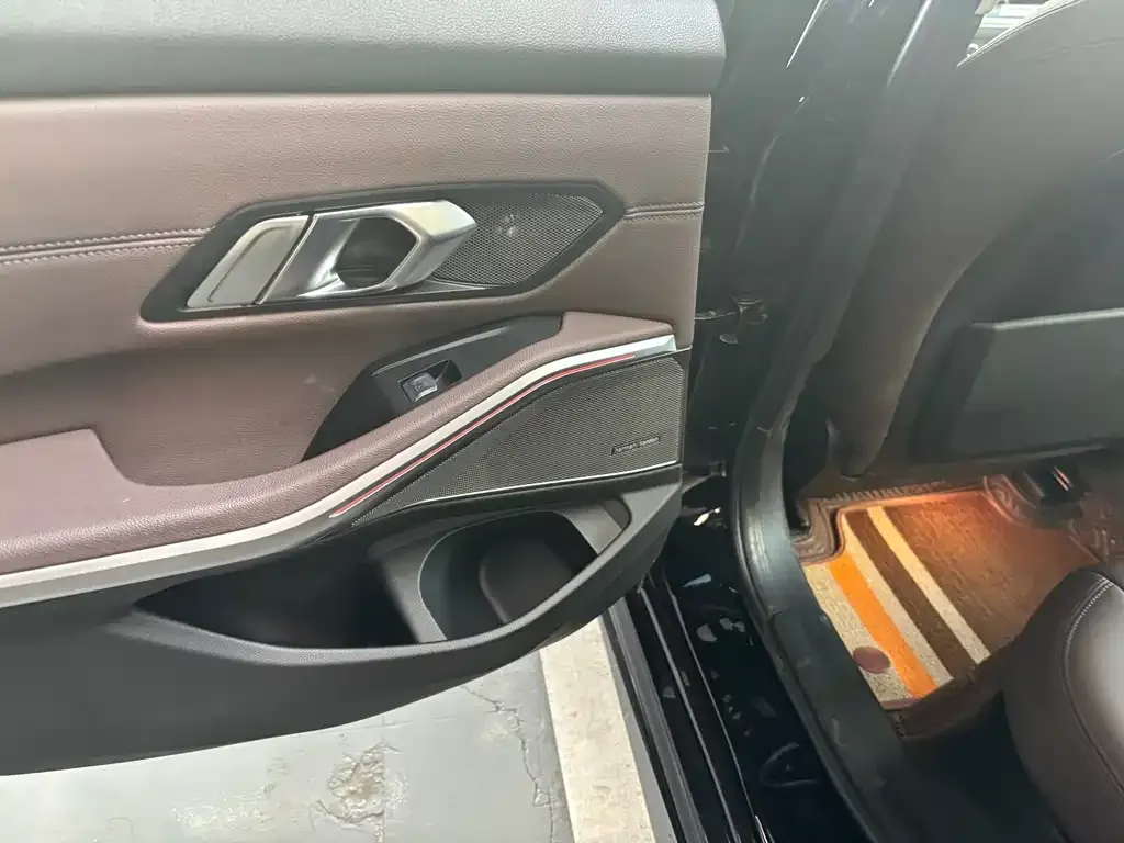 BMW 3 Series 2021 из CN, фото 9