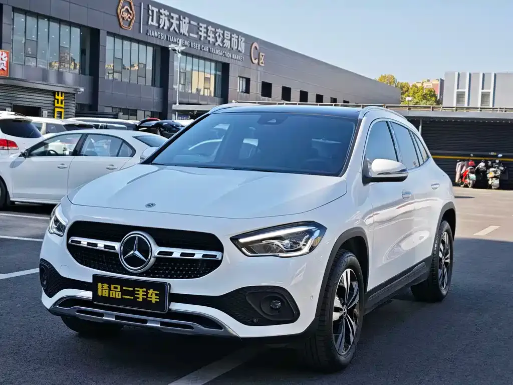 Mercedes-Benz GLA — фото 1