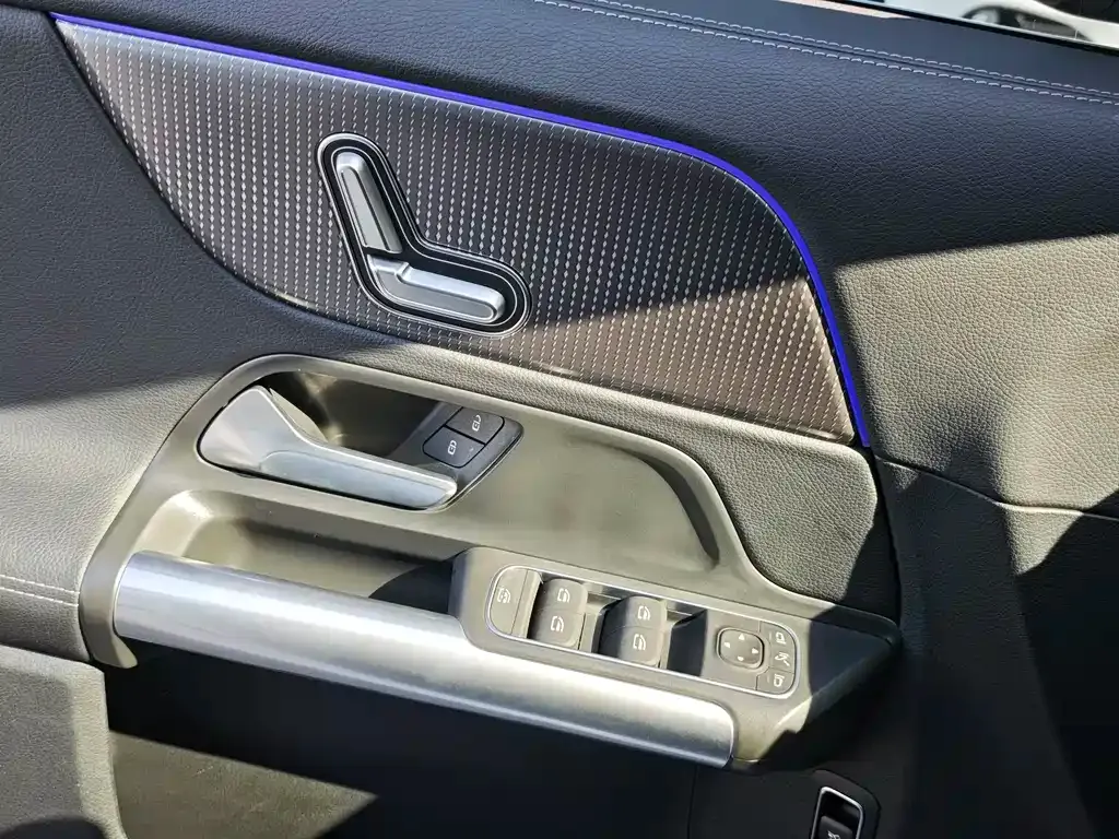 Mercedes-Benz GLA — фото 7