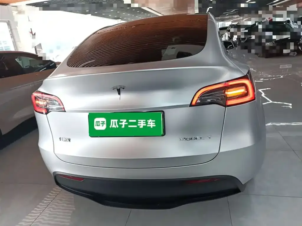 Tesla Model Y — фото 6