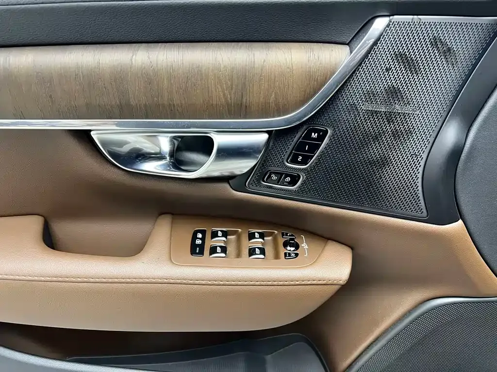 Volvo S90 2025 из CN, фото 3