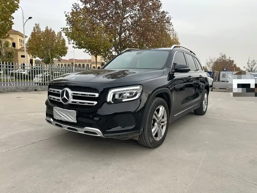 Mercedes-Benz GLB — фото 1