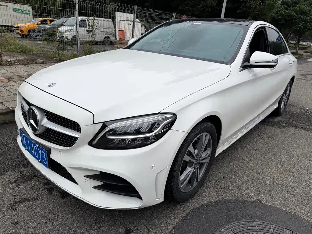 Mercedes-Benz C-Class — фото 1
