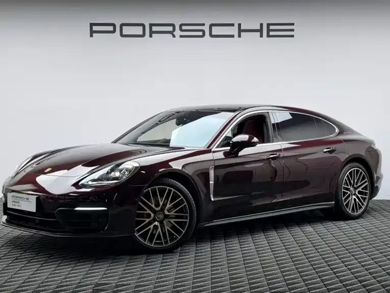 Porsche Panamera — фото 1
