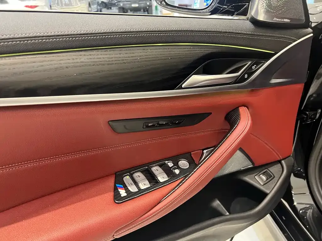 BMW 5 Series 2021 из CN, фото 10