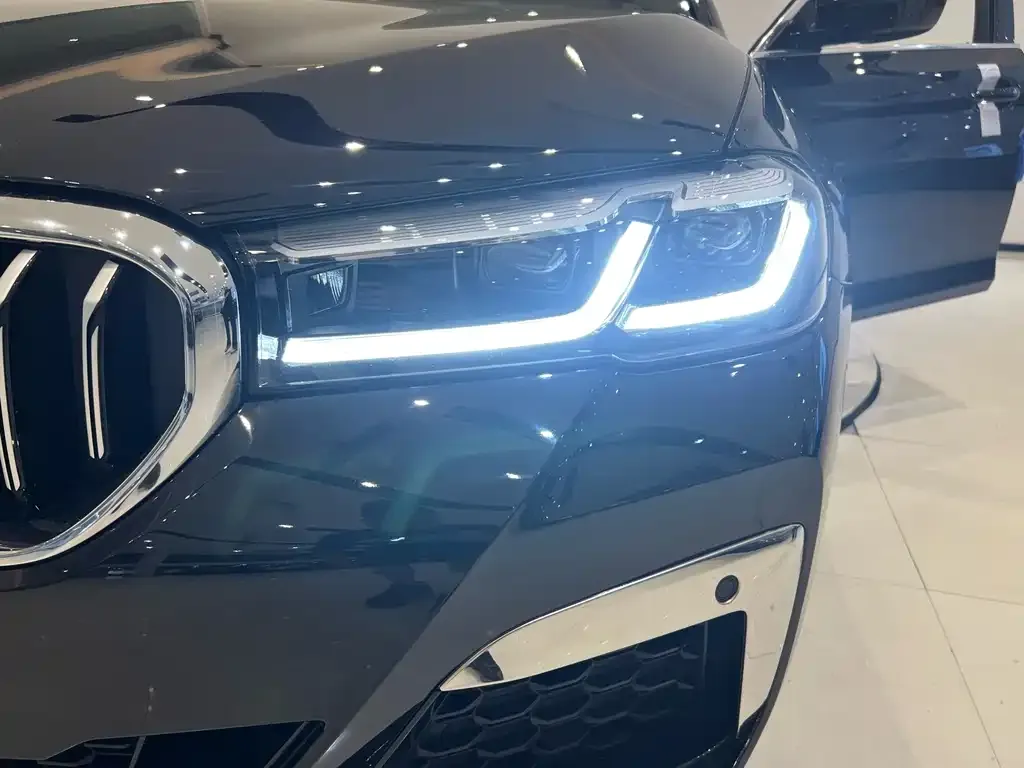 BMW 5 Series 2021 из CN, фото 7