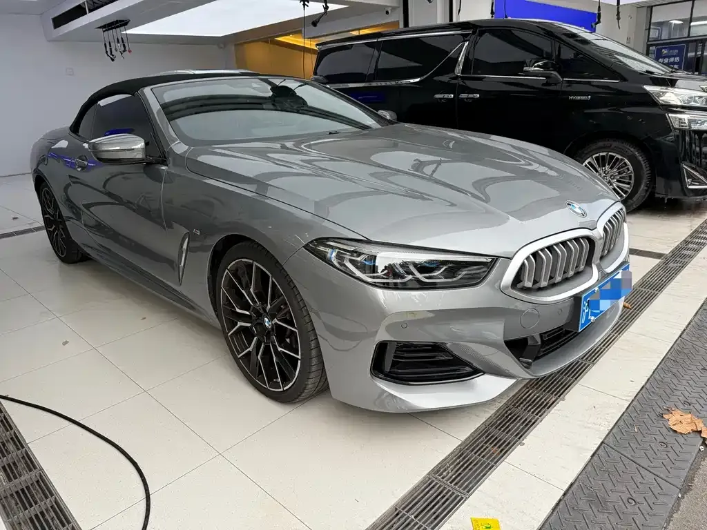 BMW 8 Series — фото 3