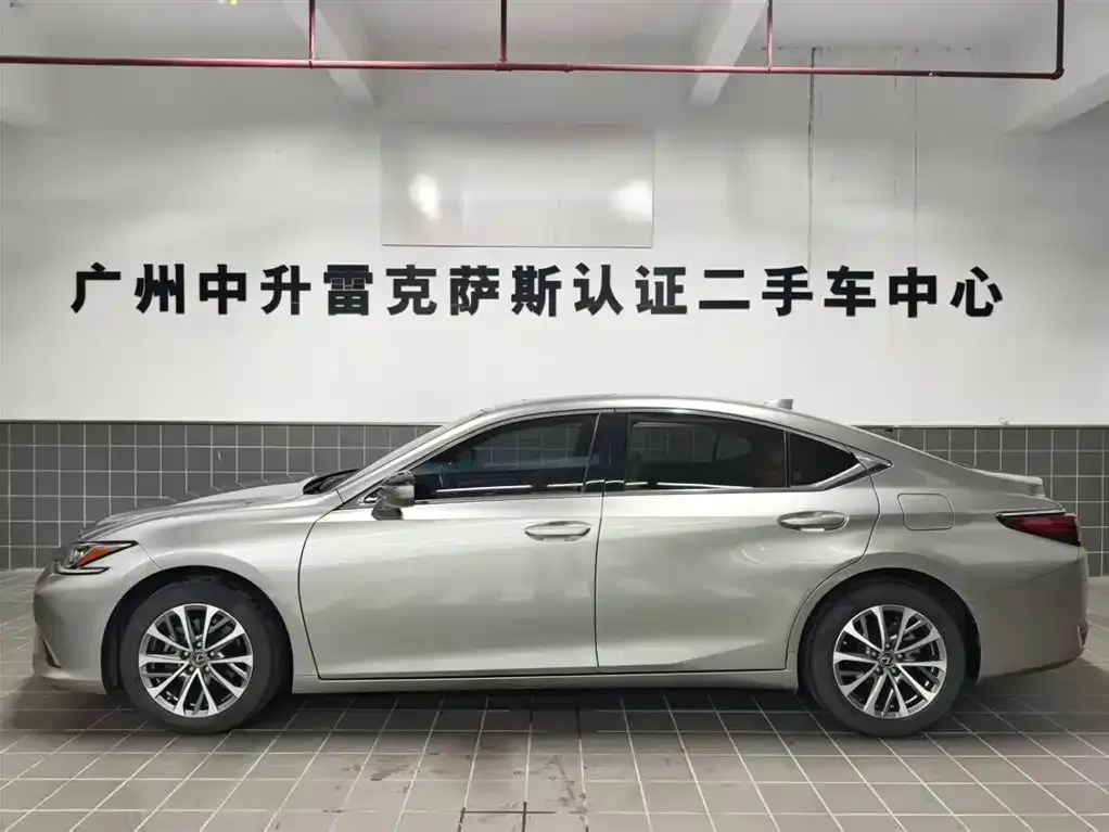 Lexus ES — фото 3