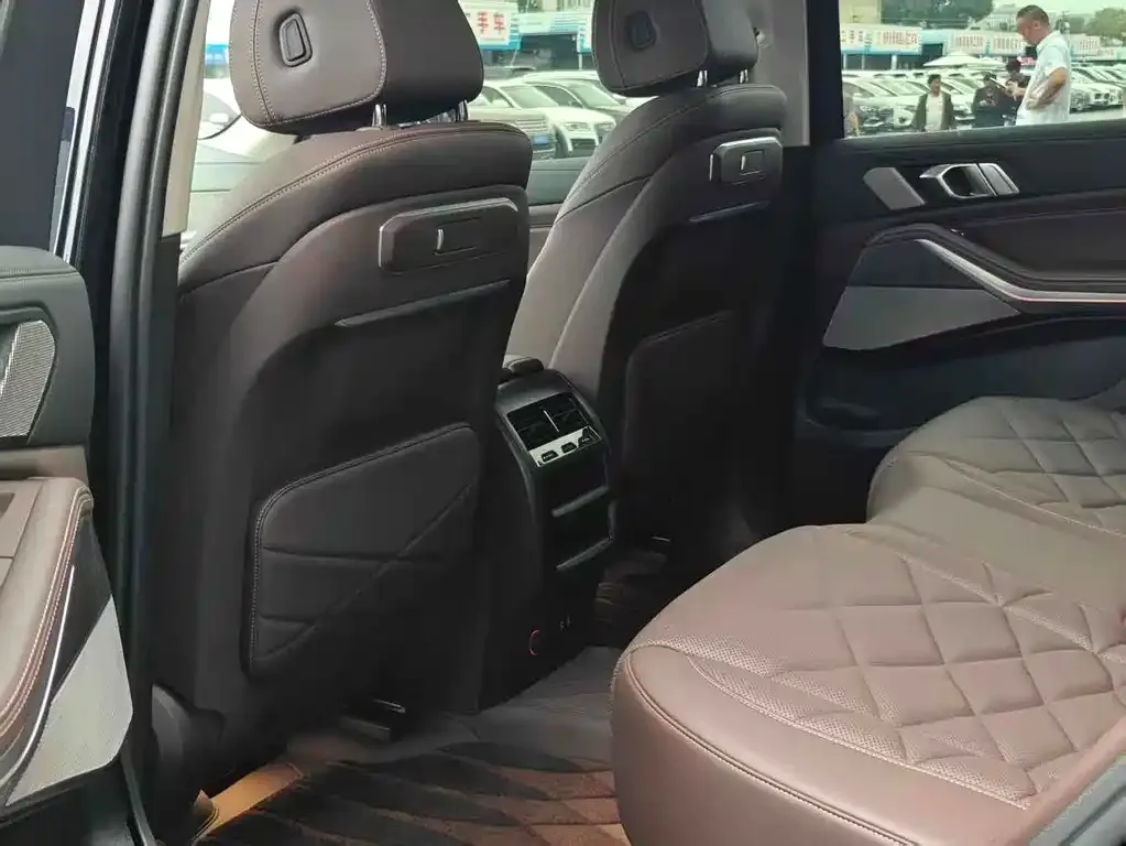 BMW X5 — фото 10