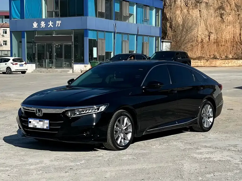 Honda Accord — фото 1