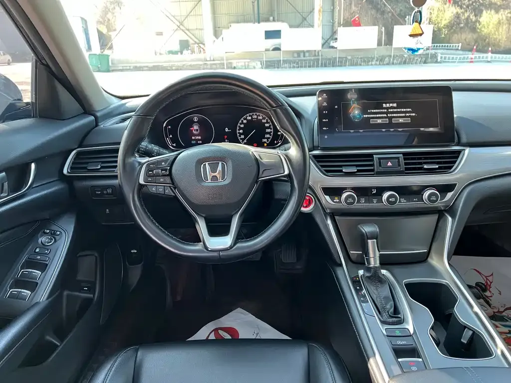 Honda Accord — фото 10