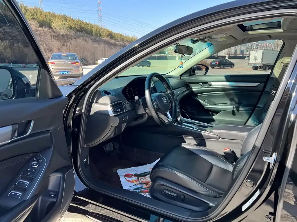 Honda Accord — фото 4