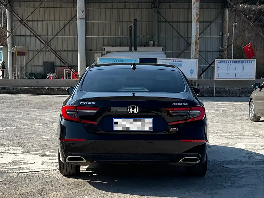 Honda Accord — фото 8