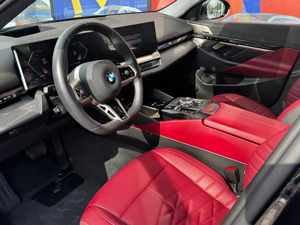 BMW 5 Series 2025 из CN, фото 3