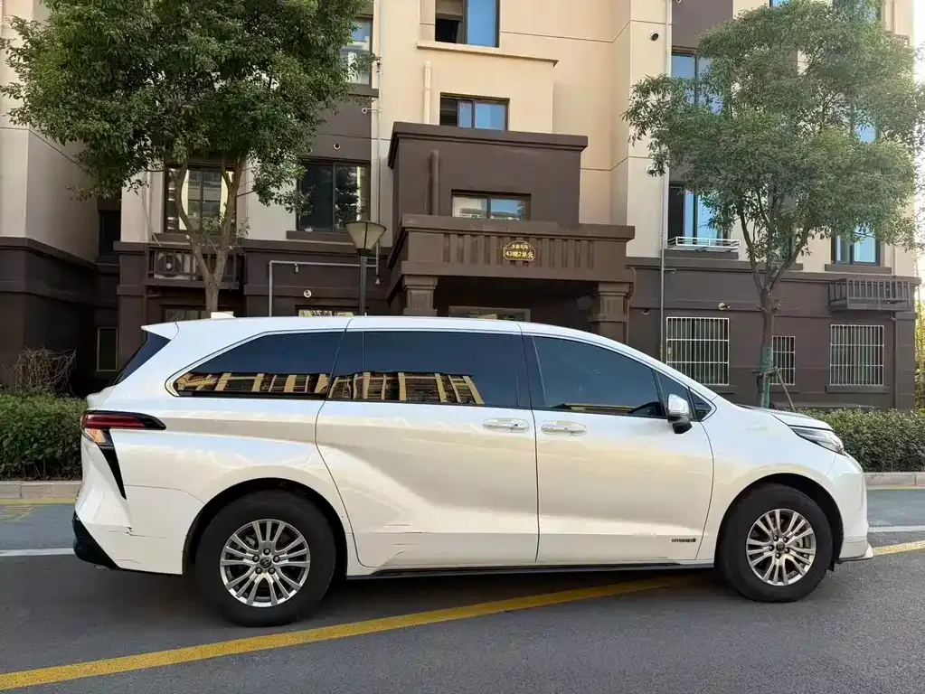 Toyota Sienna 2022 из CN, фото 6