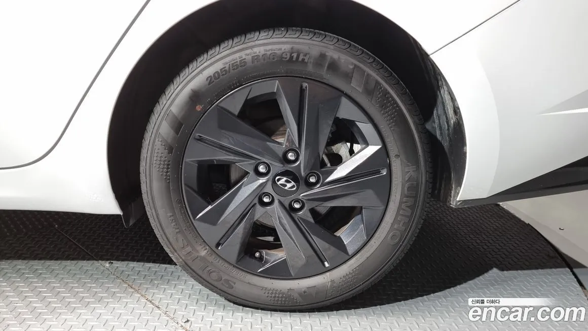 Hyundai AVANTE 2021 из KR, фото 5