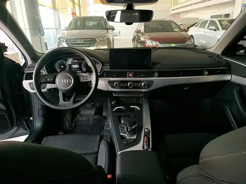 Audi A4L 2022 из CN, фото 10