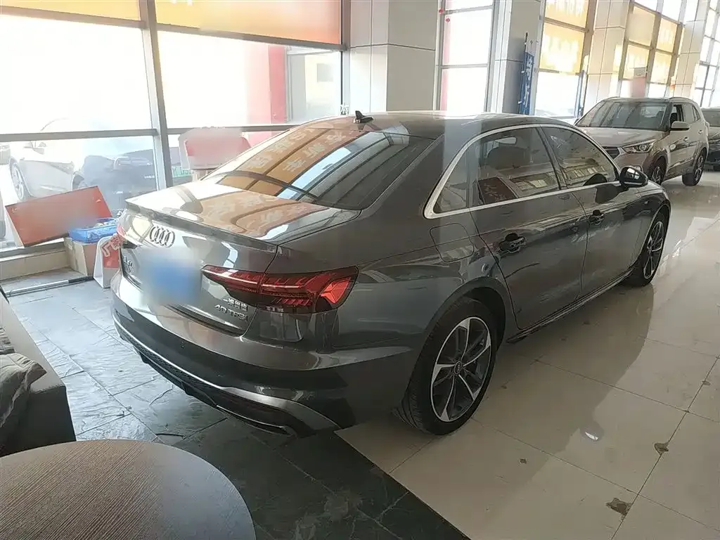Audi A4L 2022 из CN, фото 7